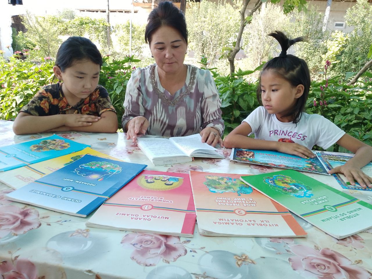 "Oilada kitobga munosabat" loyihasi